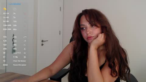 Snapshot of _just_a_queen_3 chatting on May 2026 10:44:02 AM _just_a_queen_3 online show from May 2026 10:44:02 AM