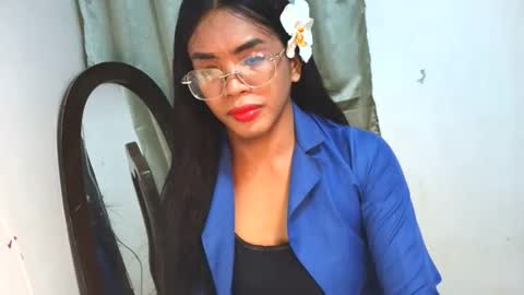 _karie_ online show from October 2025 06:41:02 PM