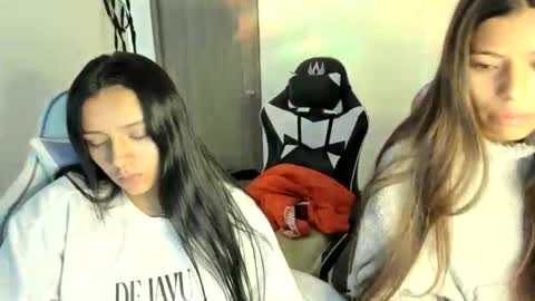 khloe sweet online show from December 2025 09:45:02 PM