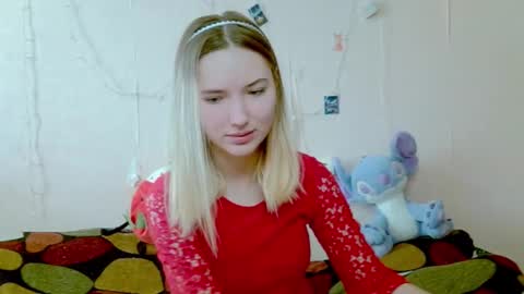 _kikiclark_ online show from October 2025 08:09:02 AM