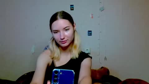 _kikiclark_ online show from October 2025 12:03:02 PM