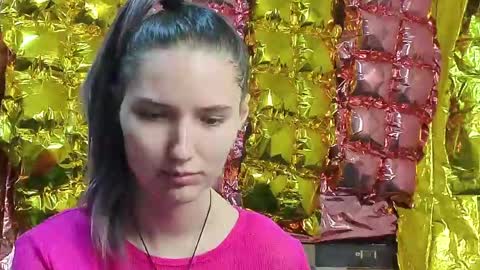 _kikiclark_ online show from April 2026 05:29:01 PM