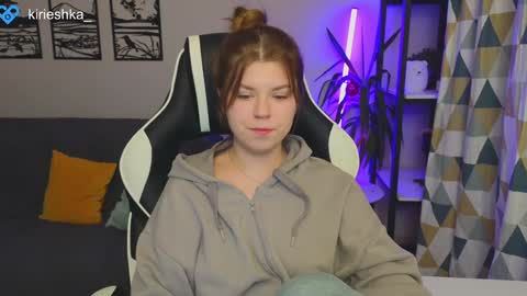 Snapshot of _kirieshka chatting on December 2024 04:34:01 PM Molly   Emily online show from December 2024 04:34:01 PM