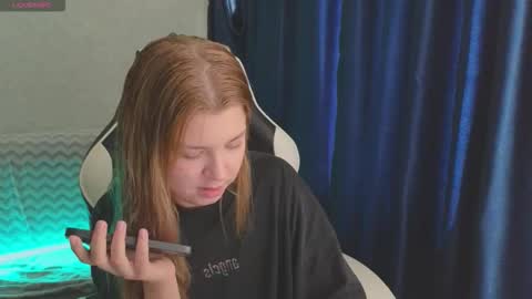 Snapshot of _kirieshka chatting on September 2025 09:55:02 AM Molly   Emily online show from September 2025 09:55:02 AM