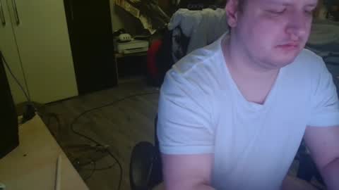 Snapshot of _kitsu_ chatting on October 2025 05:28:02 AM _kitsu_ online show from October 2025 05:28:02 AM