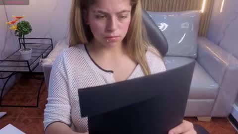 _kitten_1 online show from February 2026 10:50:01 PM