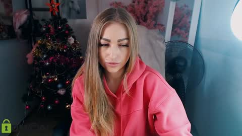 Snapshot of _kittyboo chatting on December 2024 10:01:02 AM Aleksa online show from December 2024 10:01:02 AM