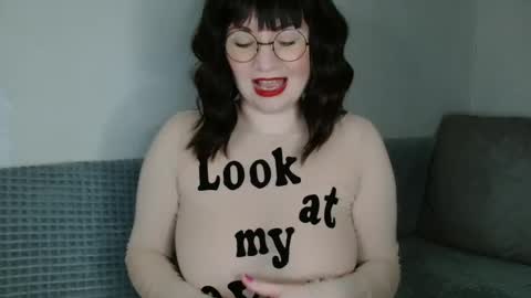 Snapshot of _lalilu_ chatting on January 2025 04:09:01 PM _lalilu_ online show from January 2025 04:09:01 PM