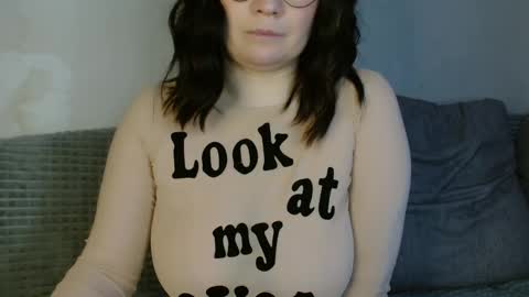 Snapshot of _lalilu_ chatting on January 2025 06:03:02 AM _lalilu_ online show from January 2025 06:03:02 AM