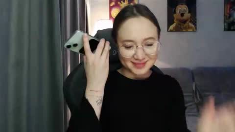 _lalune_ online show from January 2026 02:01:02 PM