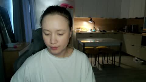 _lalune_ online show from April 2026 08:53:02 AM