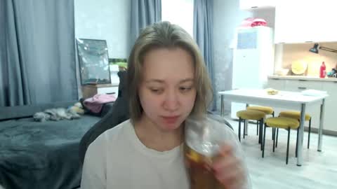 _lalune_ online show from May 2026 11:17:02 AM