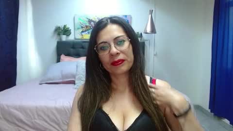 paulina  online show from January 2025 07:34:02 PM