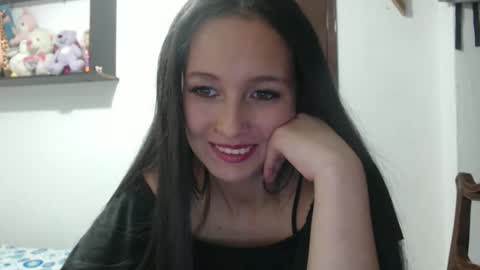 Snapshot of _laureneyes chatting on December 2025 12:51:02 AM Lauren 3 online show from December 2025 12:51:02 AM