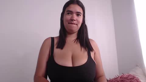 Leslie online show from February 2025 04:55:01 PM