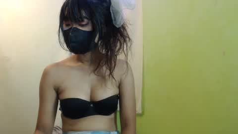 Snapshot of _lilies_gigi_ chatting on February 2025 09:47:01 PM _lilies_gigi_ online show from February 2025 09:47:01 PM