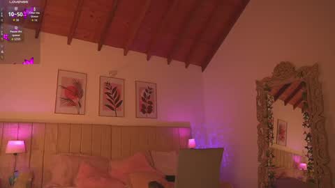 Lissana online show from October 2025 09:45:01 PM