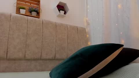 Ivy 3 online show from February 2025 02:41:01 PM