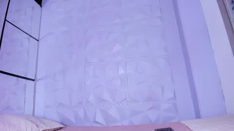 Snapshot of _littlelia chatting on October 2025 12:06:01 PM Anna online show from October 2025 12:06:01 PM