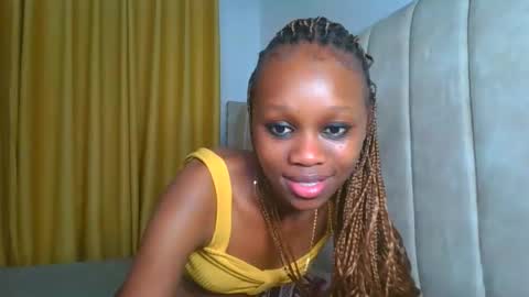 Littlevenus online show from September 2025 03:05:01 AM