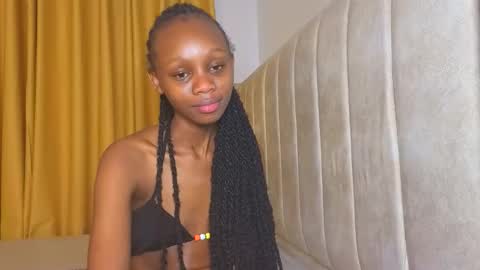 Littlevenus online show from November 2025 09:48:02 PM