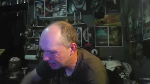 Snapshot of _longfellow chatting on November 2025 08:32:01 PM That guy online show from November 2025 08:32:01 PM