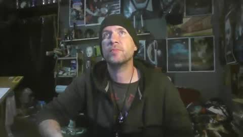 Snapshot of _longfellow chatting on November 2025 06:48:02 PM That guy online show from November 2025 06:48:02 PM