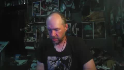 Snapshot of _longfellow chatting on November 2025 05:02:01 PM That guy online show from November 2025 05:02:01 PM