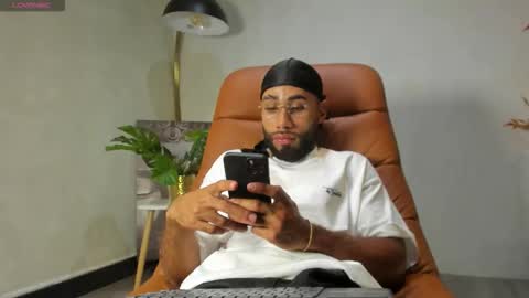 _luca_flame online show from December 2025 05:12:02 AM