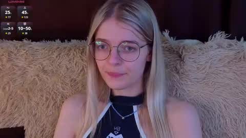 Monica online show from November 2025 07:36:03 PM