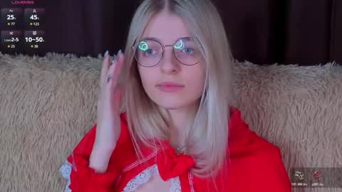 Monica online show from November 2025 07:02:02 PM