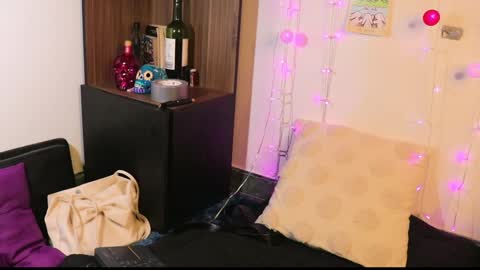 Snapshot of _lucy_white_ chatting on December 2024 03:48:02 AM Lucy online show from December 2024 03:48:02 AM