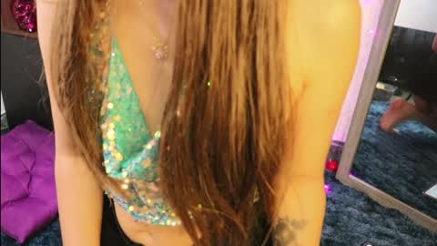 Snapshot of _lucy_white_ chatting on December 2024 01:48:01 AM Lucy online show from December 2024 01:48:01 AM