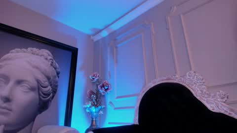 Snapshot of _luna_dupont_ chatting on January 2025 06:32:02 PM Luna online show from January 2025 06:32:02 PM