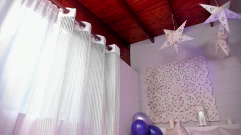 Snapshot of _luna_dupont_ chatting on February 2025 12:28:01 PM Luna online show from February 2025 12:28:01 PM