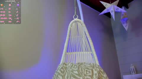 Snapshot of _luna_dupont_ chatting on February 2025 11:43:01 AM Luna online show from February 2025 11:43:01 AM