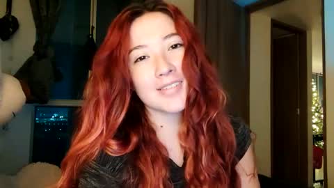 _lunaa__ online show from December 2024 01:19:01 AM