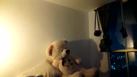 _lunaa__ online show from December 2024 04:25:01 AM