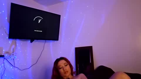 _lunaa__ online show from October 2025 05:05:02 AM