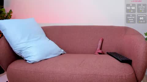 _luny_ online show from May 2026 07:15:02 AM