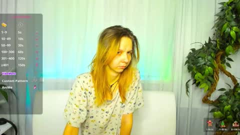 Snapshot of _mari_so chatting on November 2025 10:50:02 AM Scarlett online show from November 2025 10:50:02 AM