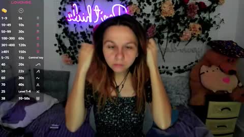 Snapshot of _mari_so chatting on December 2025 11:59:01 AM Scarlett online show from December 2025 11:59:01 AM