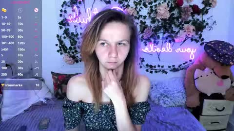 Snapshot of _mari_so chatting on December 2025 01:20:01 PM Scarlett online show from December 2025 01:20:01 PM