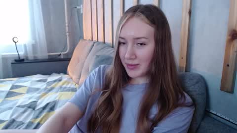 Snapshot of _marianne_ chatting on February 2025 09:25:02 AM online show from February 2025 09:25:02 AM