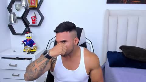 Snapshot of _matthew_santos_ chatting on January 2025 02:33:01 AM _matthew_santos_ online show from January 2025 02:33:01 AM