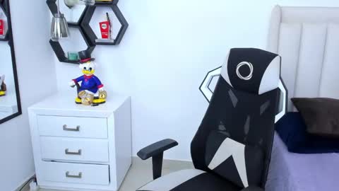 Snapshot of _matthew_santos_ chatting on February 2025 12:51:01 AM _matthew_santos_ online show from February 2025 12:51:01 AM