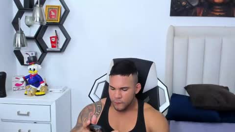 Snapshot of _matthew_santos_ chatting on February 2025 01:10:01 AM _matthew_santos_ online show from February 2025 01:10:01 AM