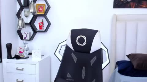 Snapshot of _matthew_santos_ chatting on February 2025 12:10:01 AM _matthew_santos_ online show from February 2025 12:10:01 AM