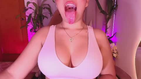Snapshot of _megan_akbar chatting on June 2026 10:34:01 AM Marce online show from June 2026 10:34:01 AM