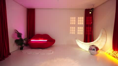 Snapshot of _meganmeow_ chatting on February 2026 06:41:02 PM Saturday - start 2030-2130 GMT online show from February 2026 06:41:02 PM